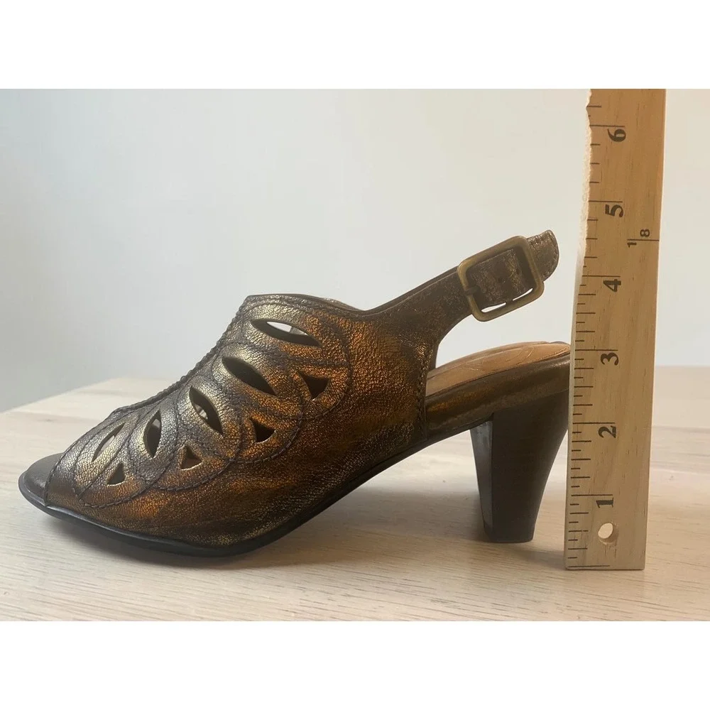 Nurture‎ Penelope Metallic Bronze Cutout Slingback Heel Sandals Women's 7 *NWOT
